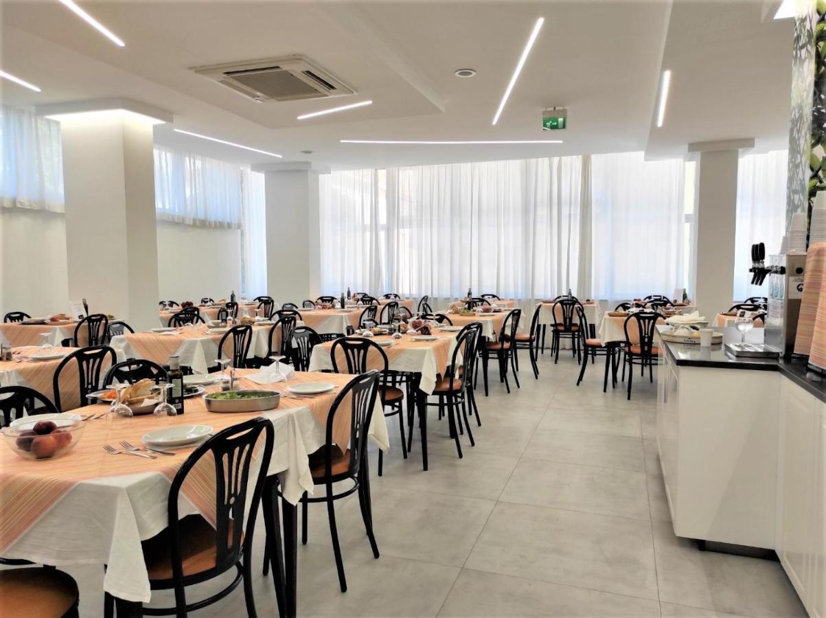 马德里酒店 里米尼 外观 照片